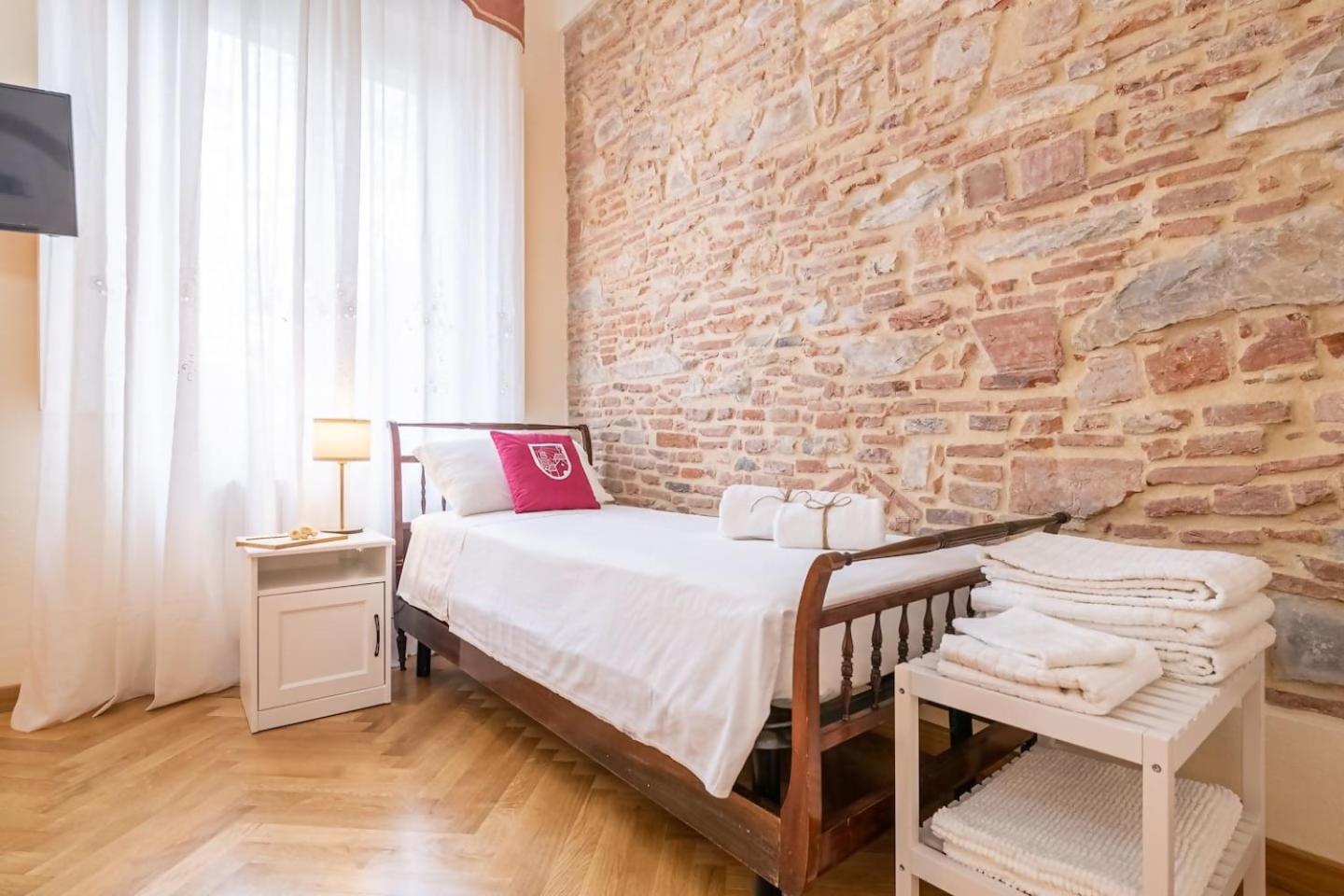 Lh Casa Dora Guest house *