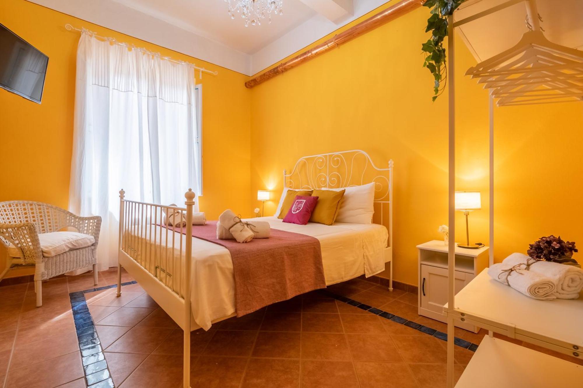 Guest house Lh Casa Dora *